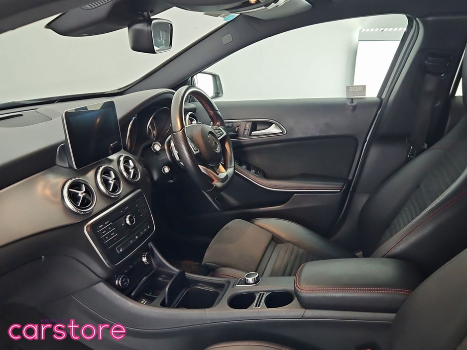 2017 Mercedes-Benz GLA Class - image 12