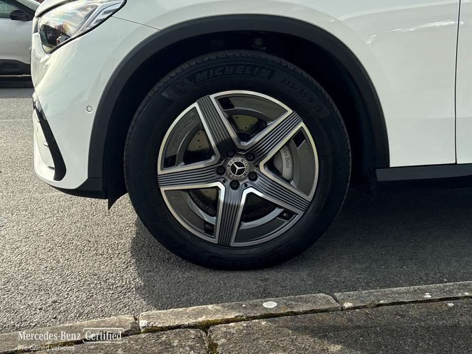 2023 Mercedes-Benz GLC Class - image 5