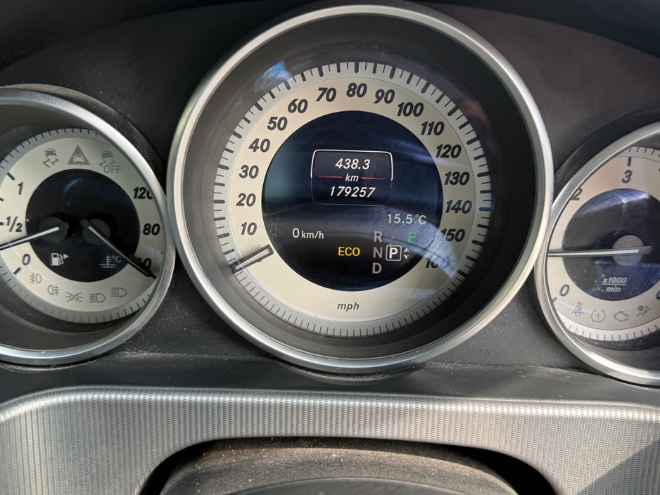 2013 Mercedes-Benz E Class - image 14