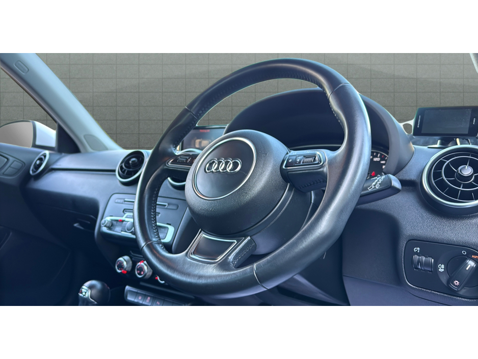 2017 Audi A1 - image 19