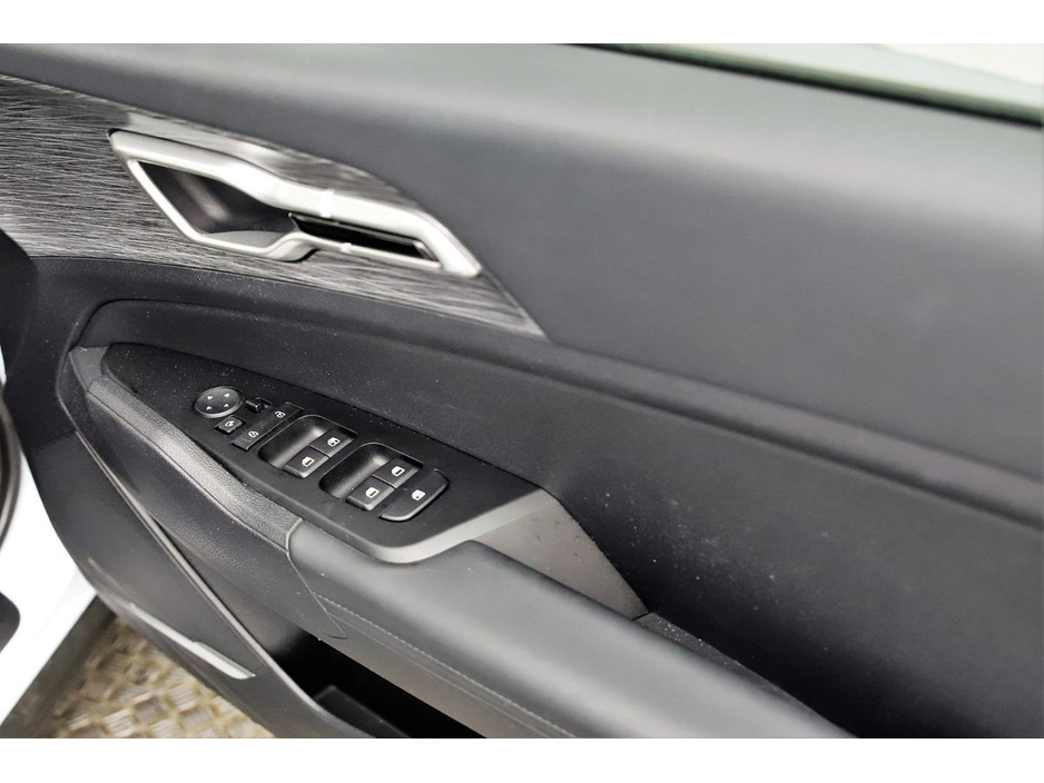 2025 Kia Sportage - image 16