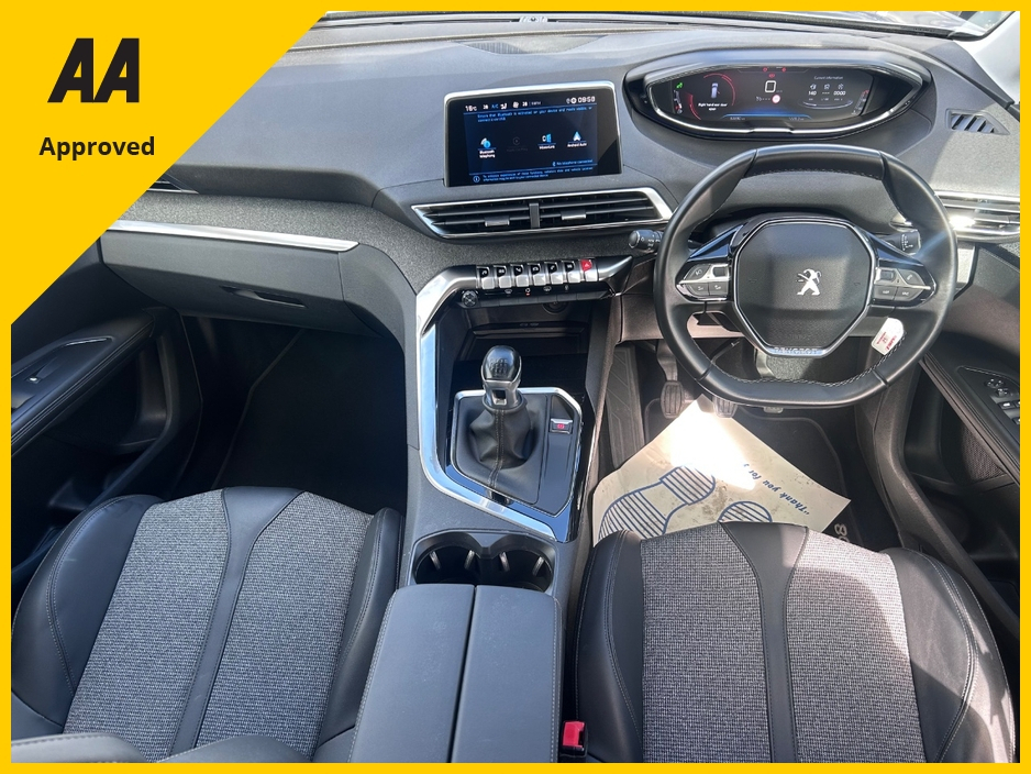 2019 Peugeot 5008 - image 2