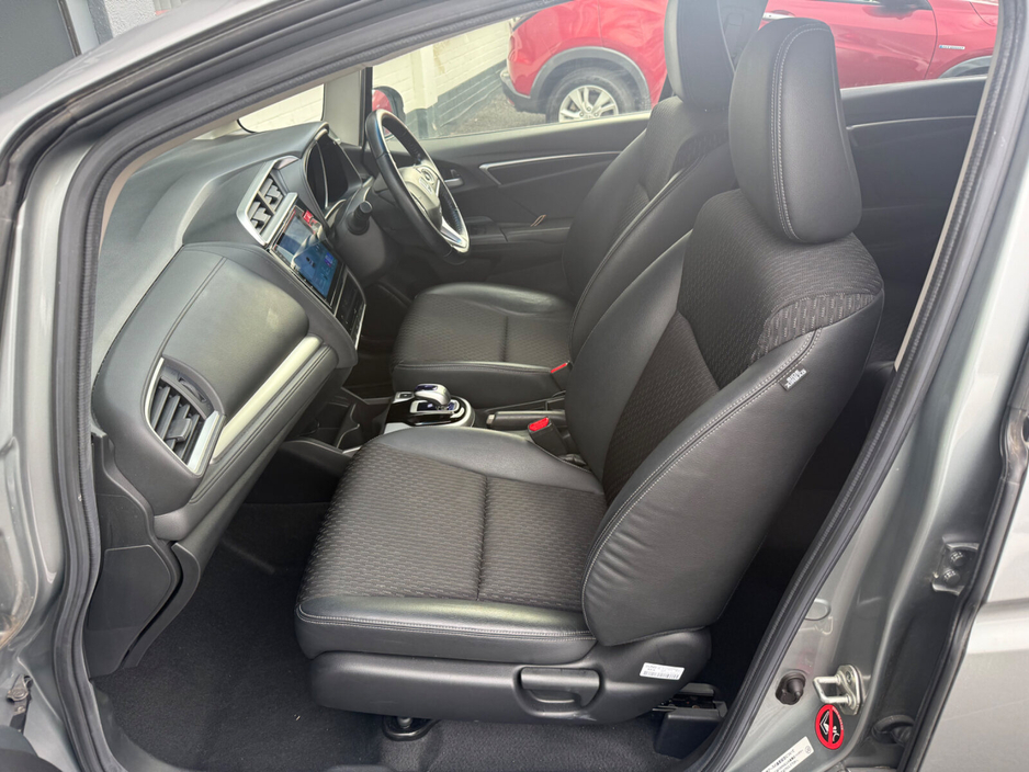 2016 Honda Jazz - image 20