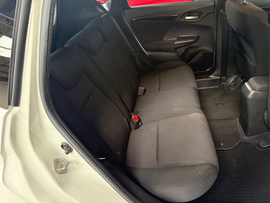 2015 Honda Jazz - image 23