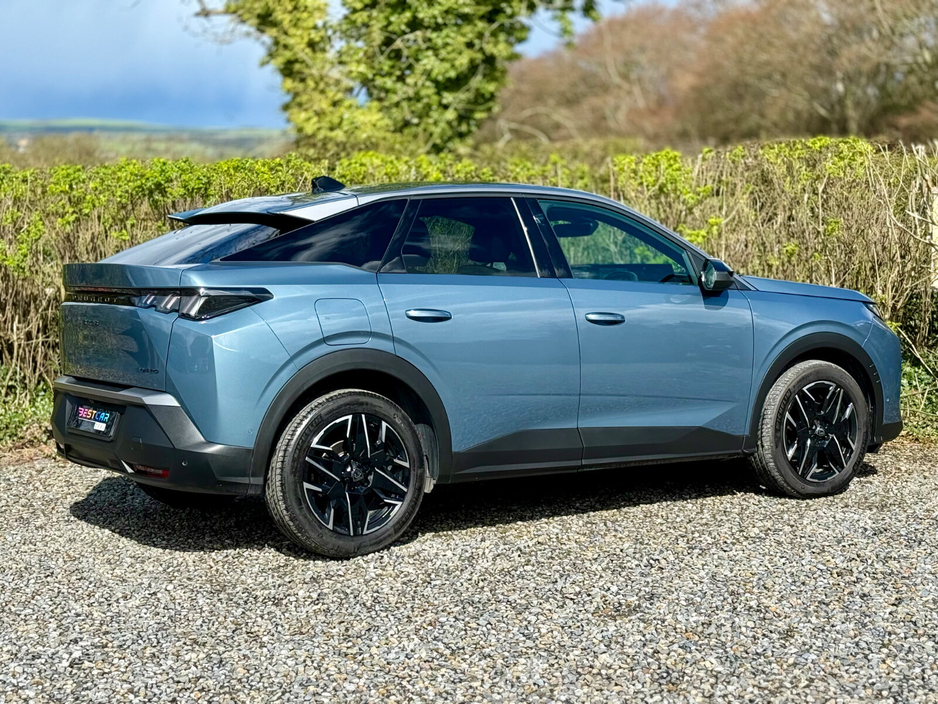 2025 Peugeot 3008 - image 17