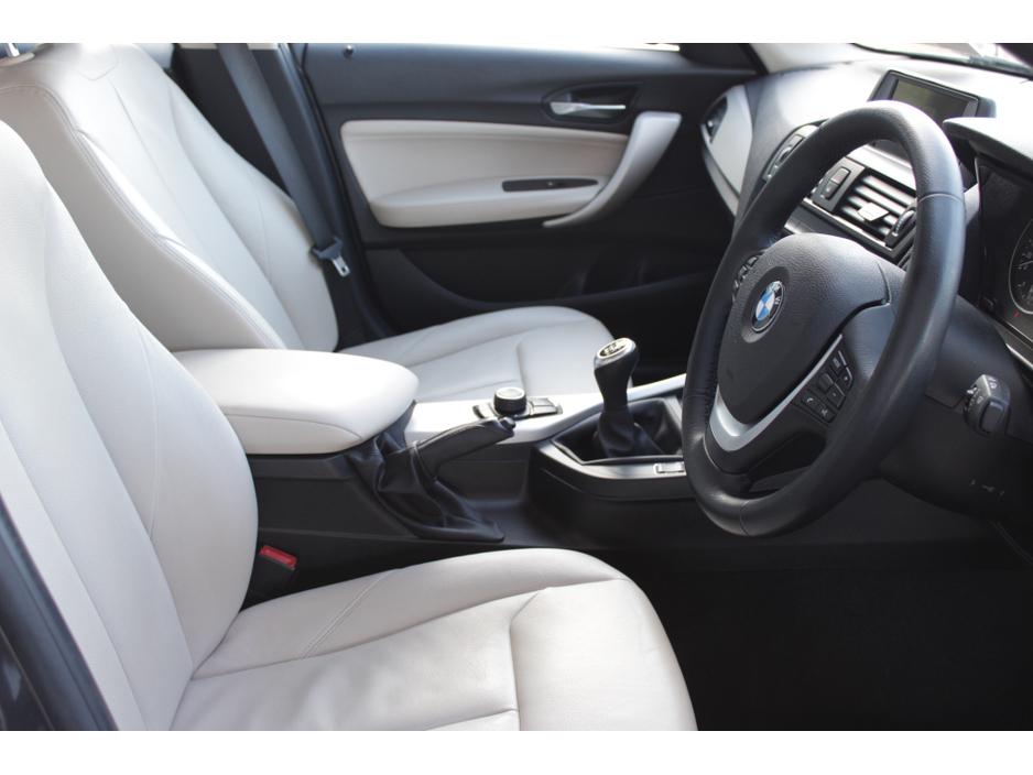 2015 BMW 1 Series - image 11