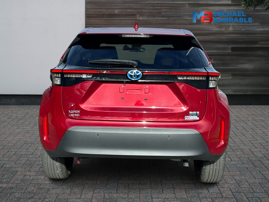 2022 Toyota Yaris Cross - image 12