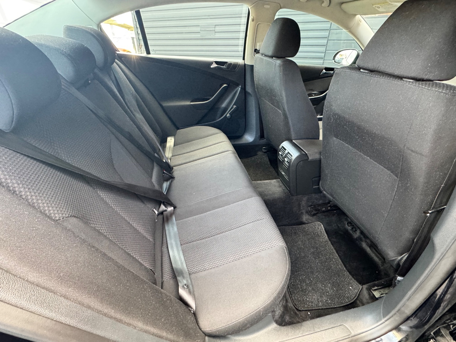 2008 Volkswagen Passat - image 12