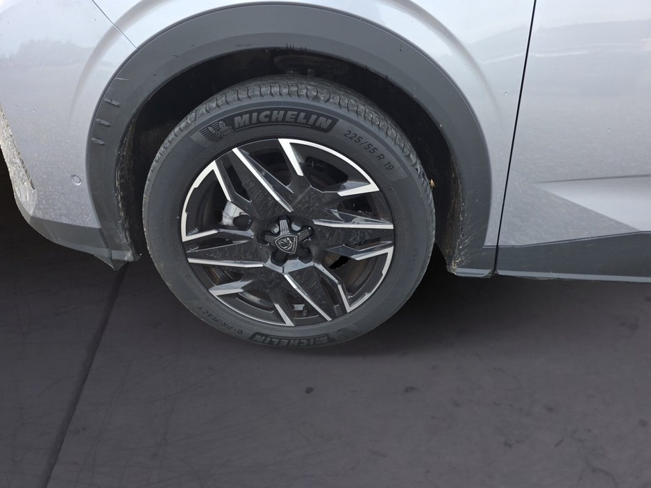 2025 Peugeot 3008 - image 11