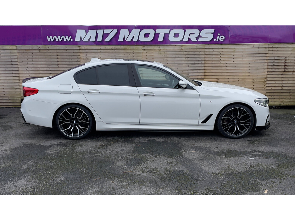 2017 BMW 5 Series - image 6