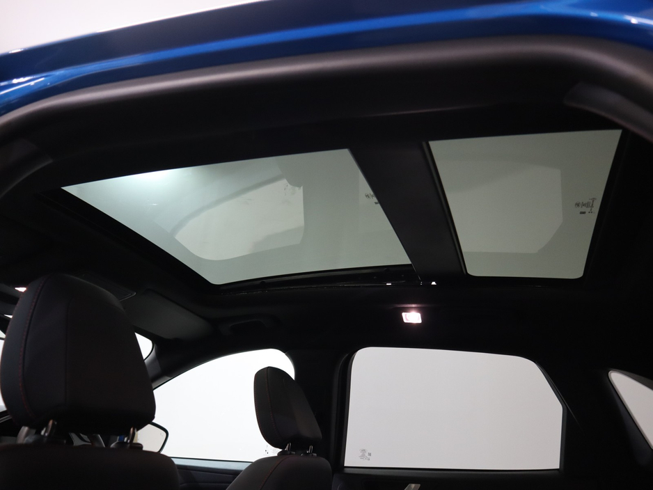 2025 Ford Kuga - image 12