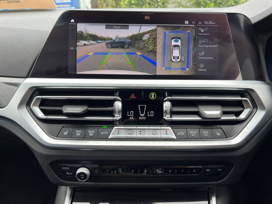 2021 BMW 3 Series - image 7