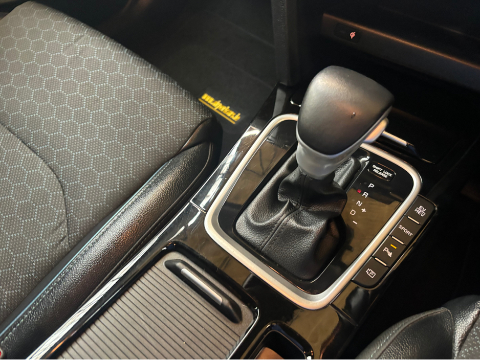 2023 Kia XCeed - image 15