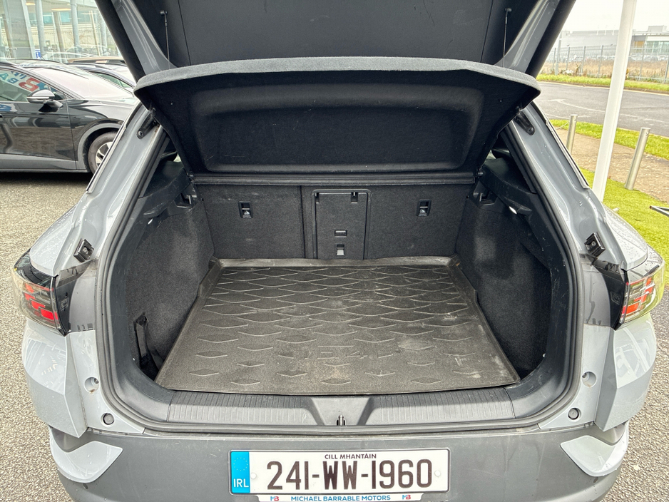 2024 Volkswagen ID.4 - image 9