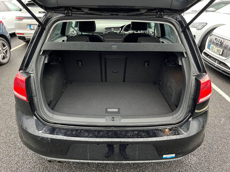 2014 Volkswagen Golf HIGHLINE 1.4 TSI AUTO // FULL SERVICE HISTORY // REVERSE CAMERA // LANE ASSIST €13,900