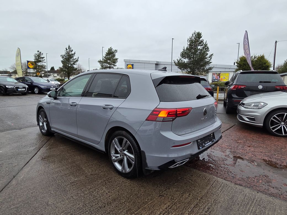 2021 Volkswagen Golf - image 6