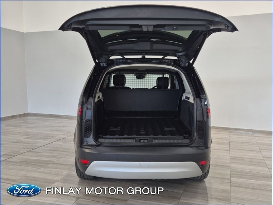 2024 Land Rover Discovery - image 21