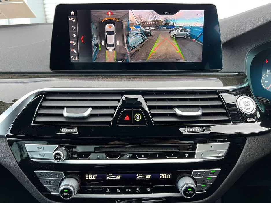 2021 BMW 5 Series 523d M-SPORT COMPETITION 2.0 D // FULL SERVICE HISTORY // 360 PARKING CAMERAS // NEW 20" M5 COMP ALLOYS €38,900