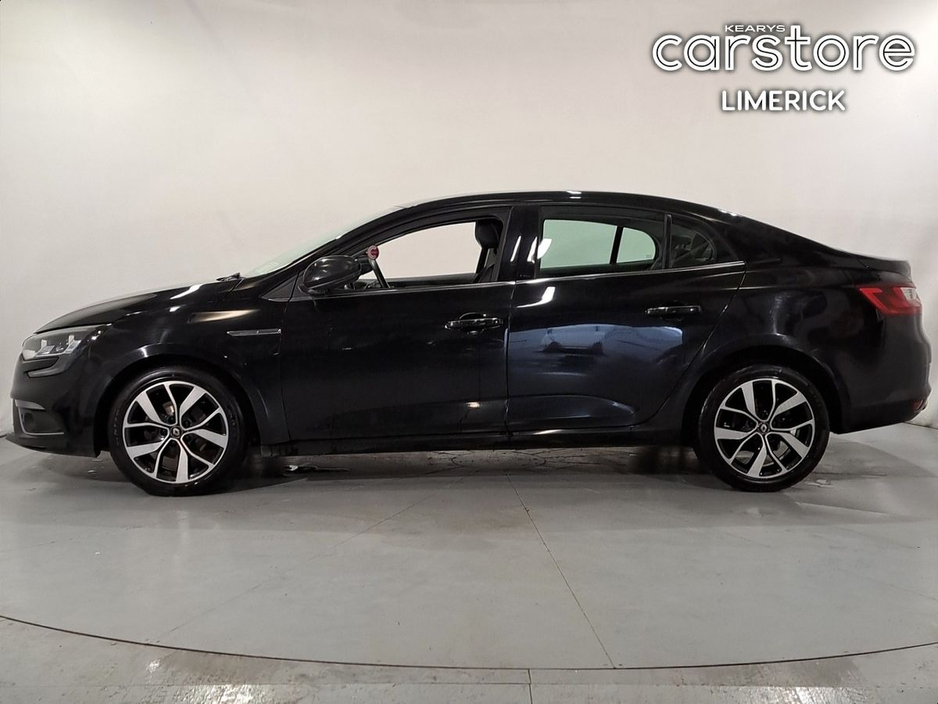 2020 Renault Megane - image 6