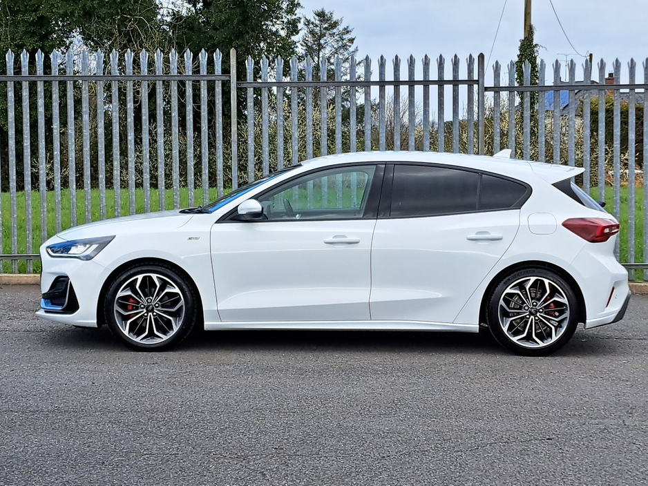 2023 Ford Focus - image 6