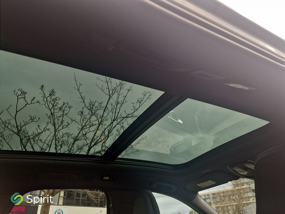 2025 Volvo XC60 - image 17