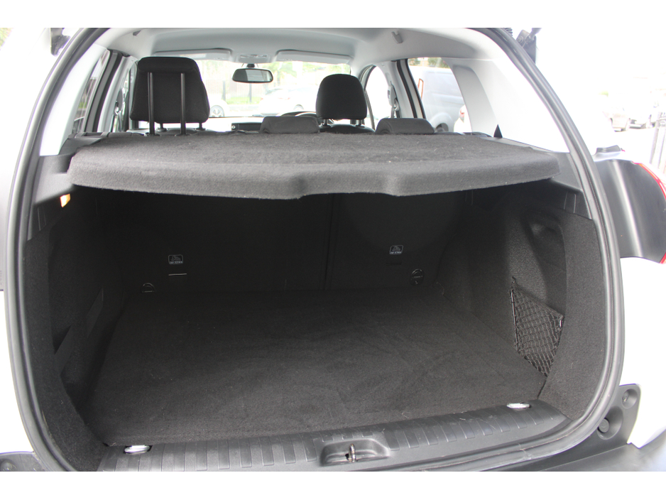 2019 Peugeot 2008 - image 9