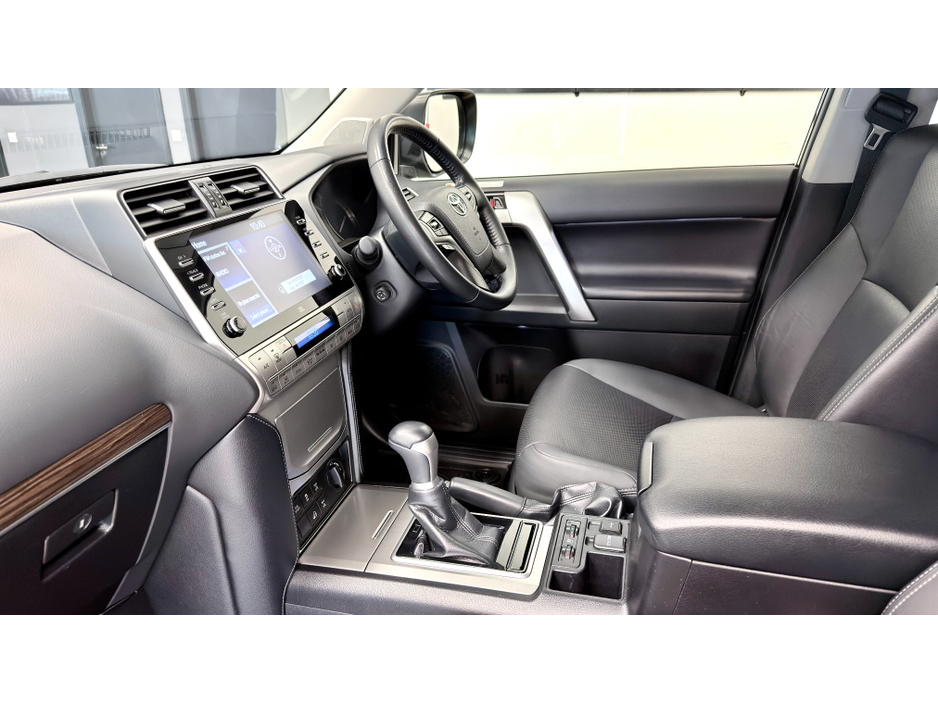 2023 Toyota Landcruiser - image 15