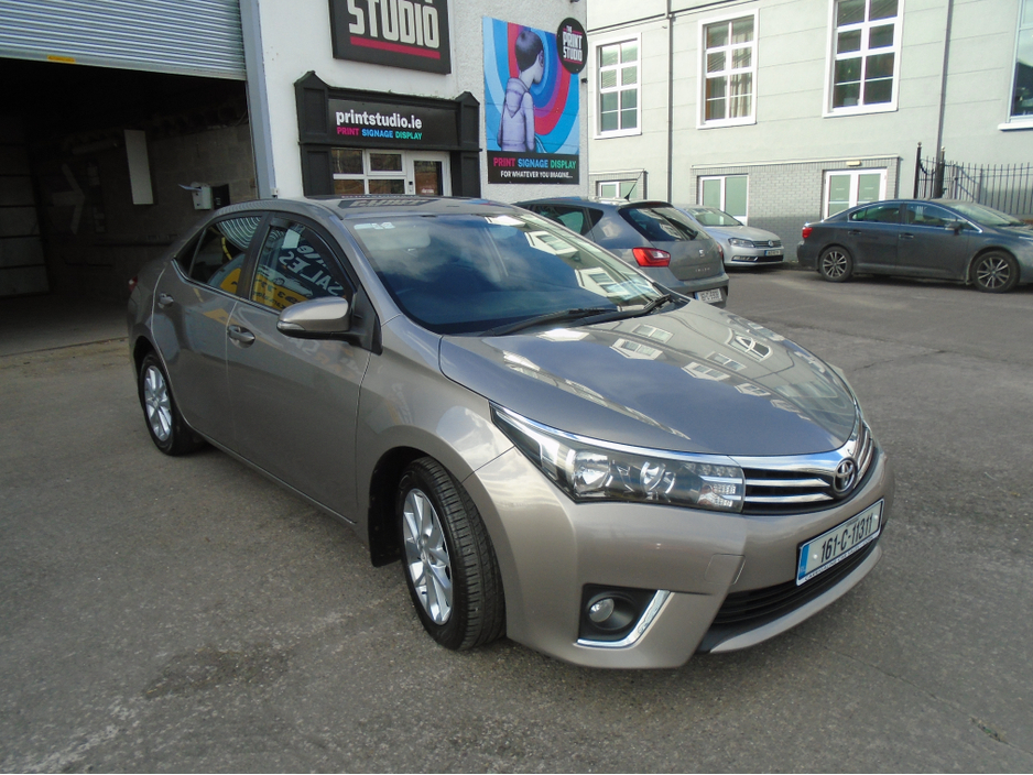 2016 Toyota Corolla - image 3