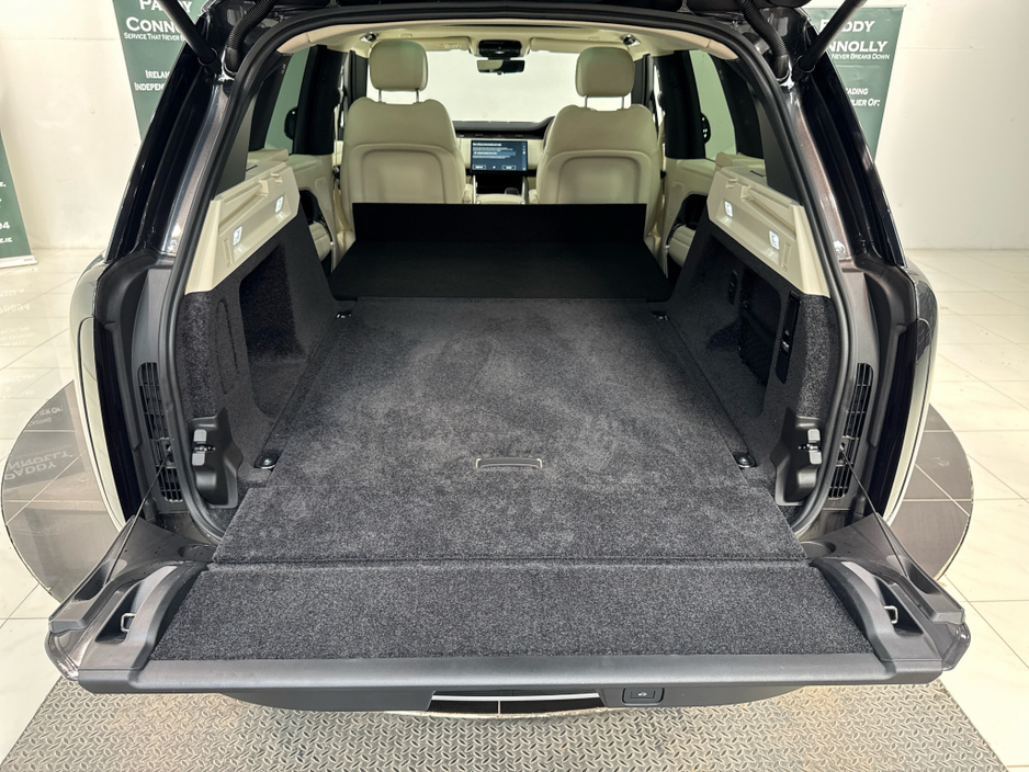 2026 Land Rover Range Rover - image 9