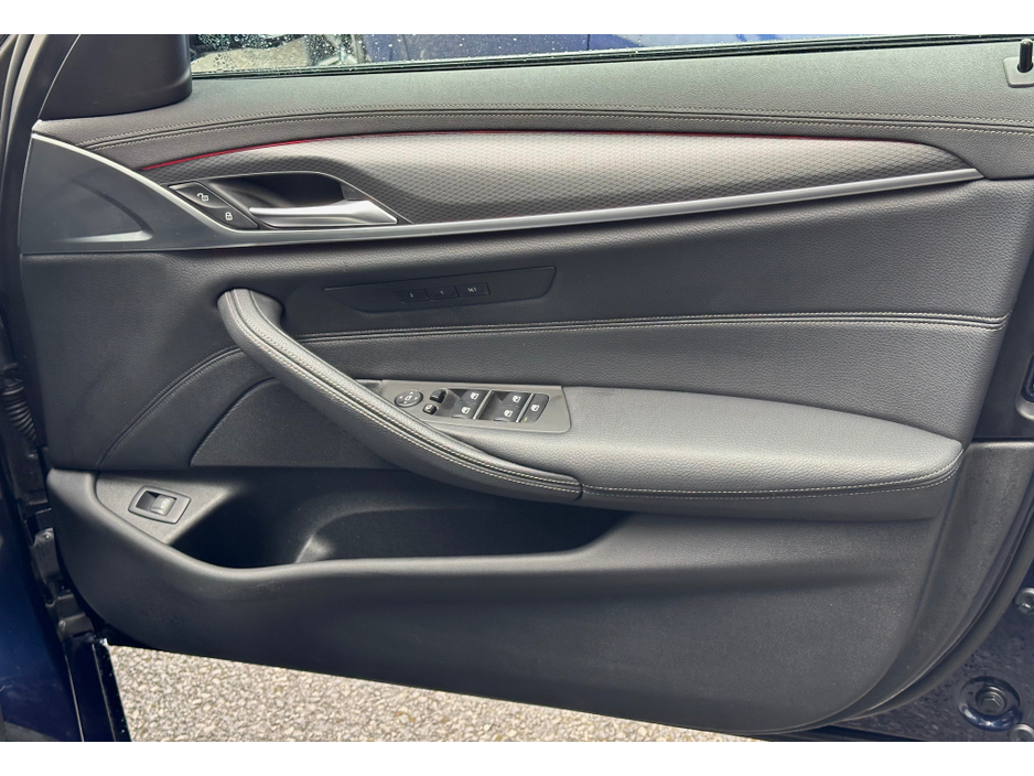 2023 BMW 5 Series - image 15