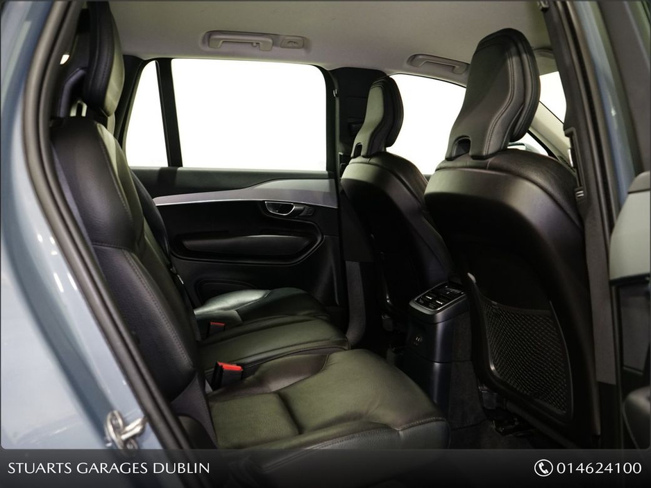 2023 Volvo XC90 - image 24
