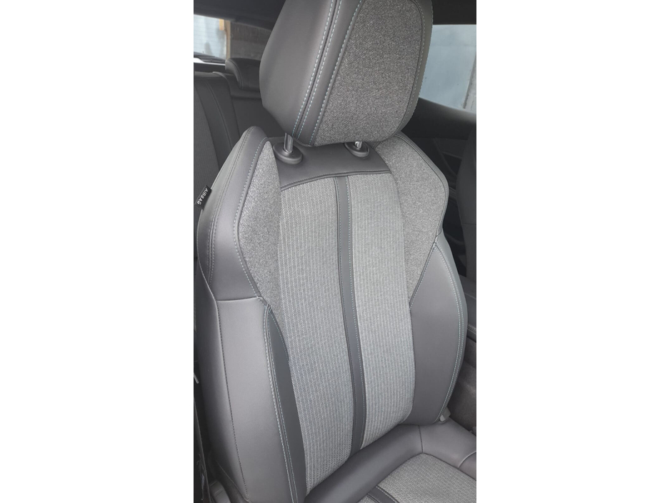 2023 Peugeot 3008 - image 16