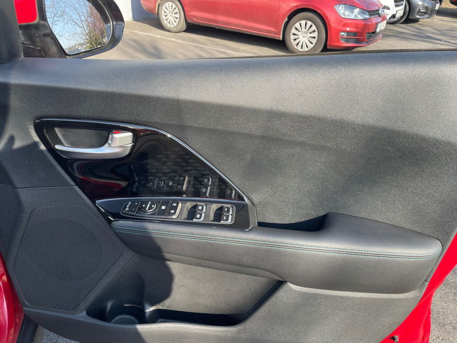 2022 Kia e-Niro - image 19