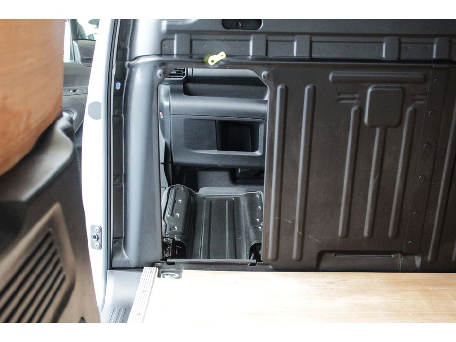 2023 Peugeot Partner - image 23