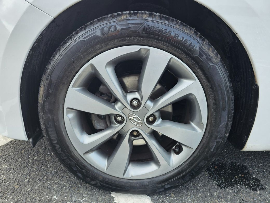 2016 Hyundai i20 - image 28