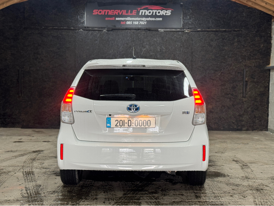 2020 Toyota Prius - image 5