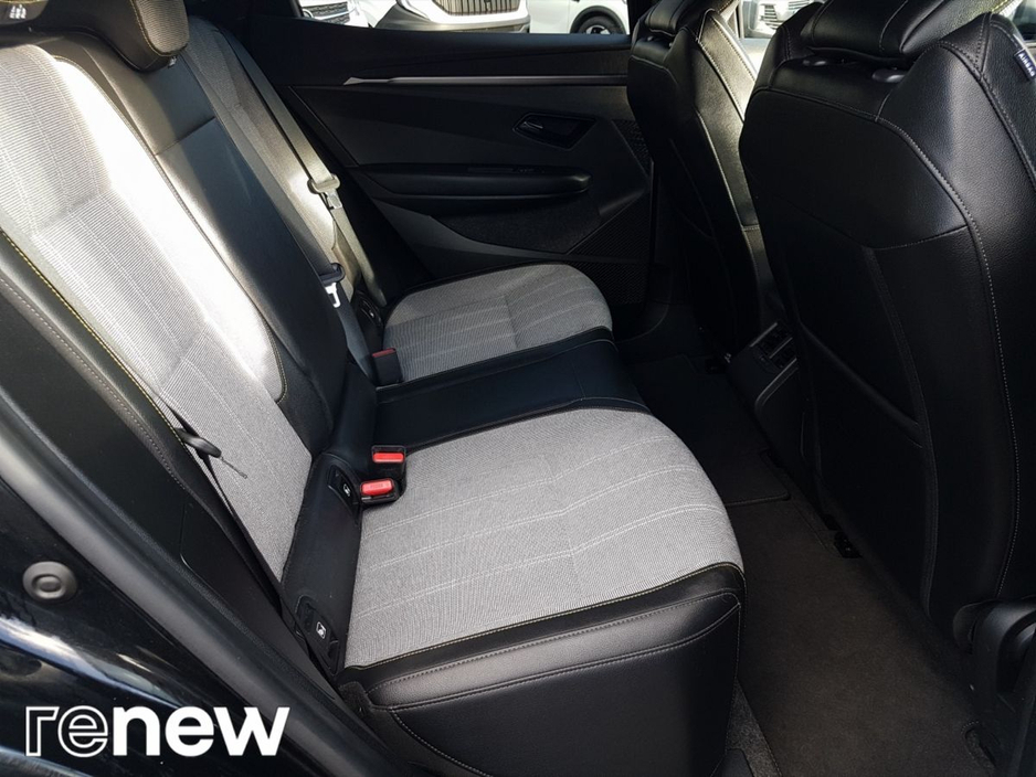 2023 Renault Megane E-Tech EV60 220hp Techno €24,995