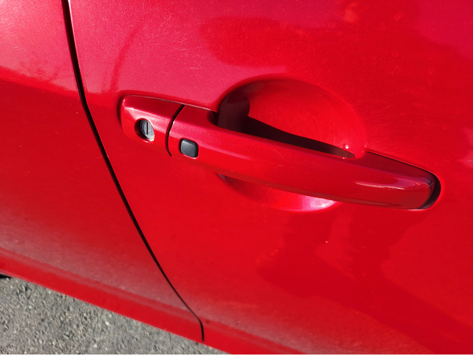 2016 Suzuki Swift - image 10