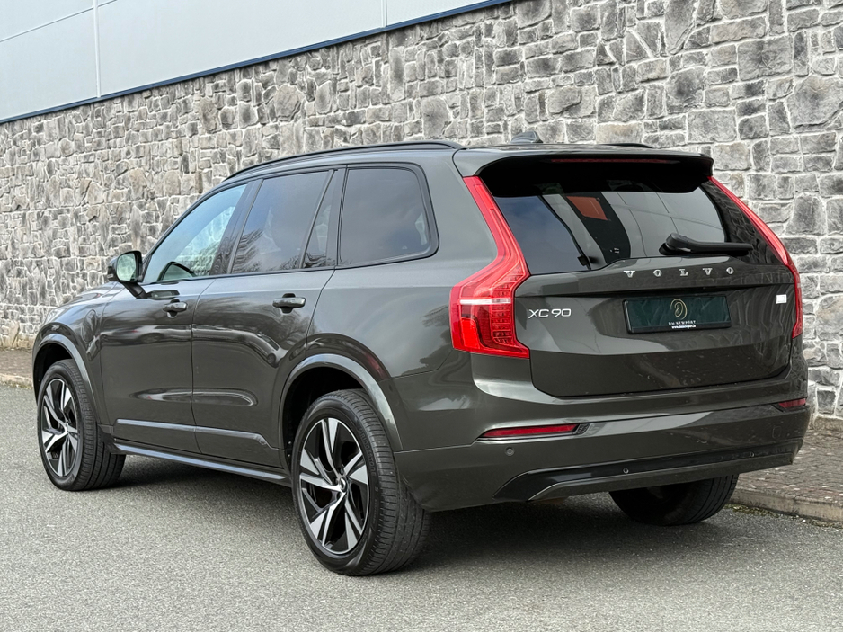 2022 Volvo XC90 - image 9