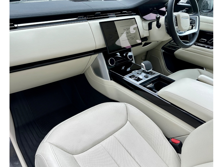 2023 Land Rover Range Rover - image 15