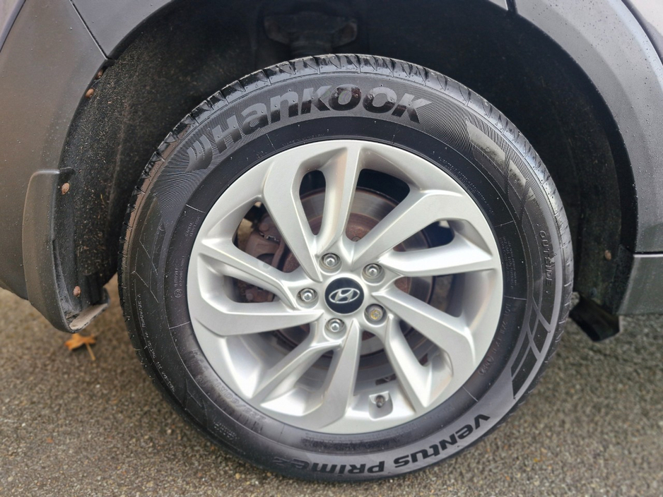 2016 Hyundai Tucson - image 32