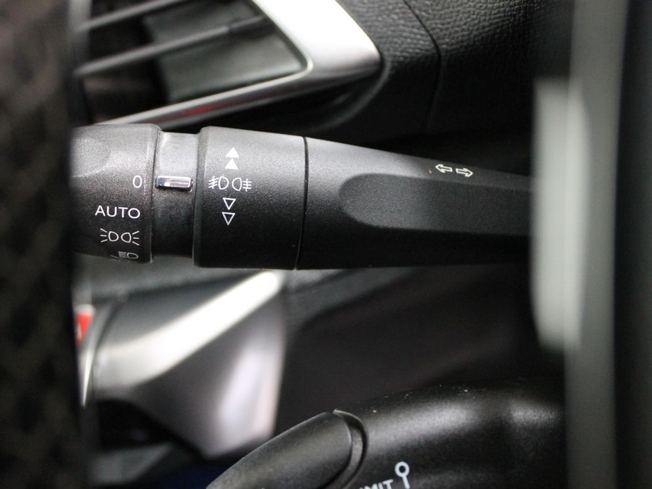 2019 Peugeot 3008 - image 24