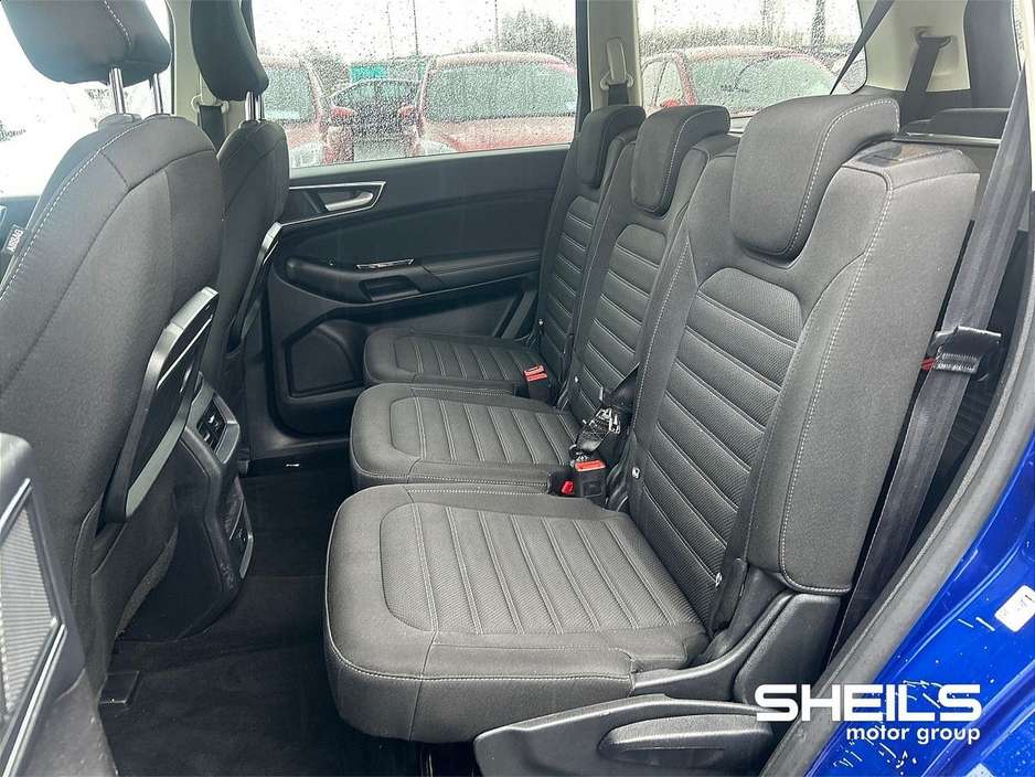 2017 Ford Galaxy - image 6