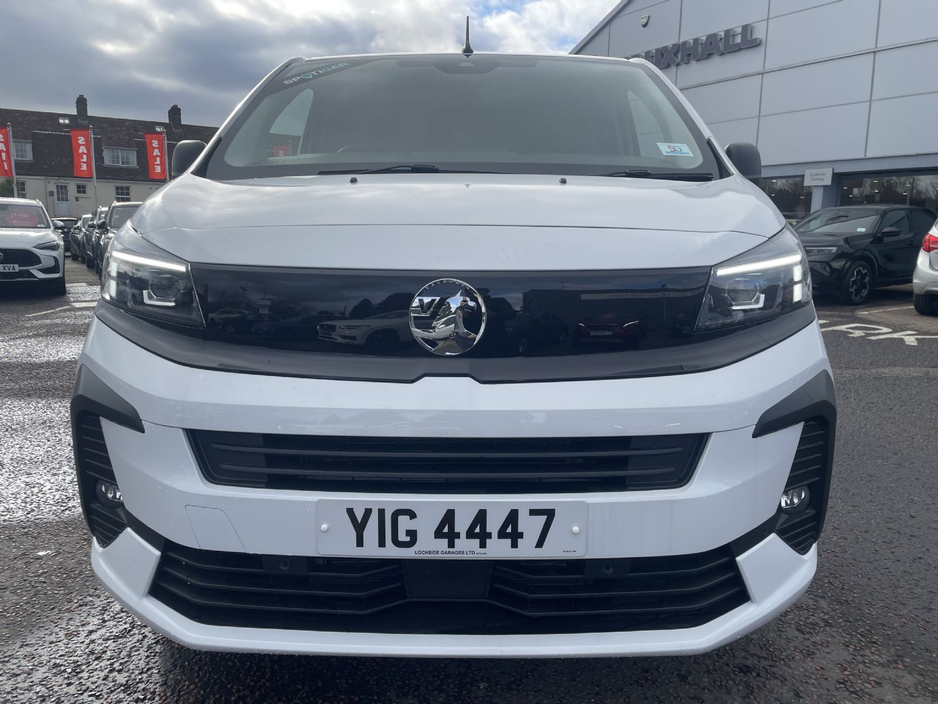 2025 Opel Vivaro - image 2