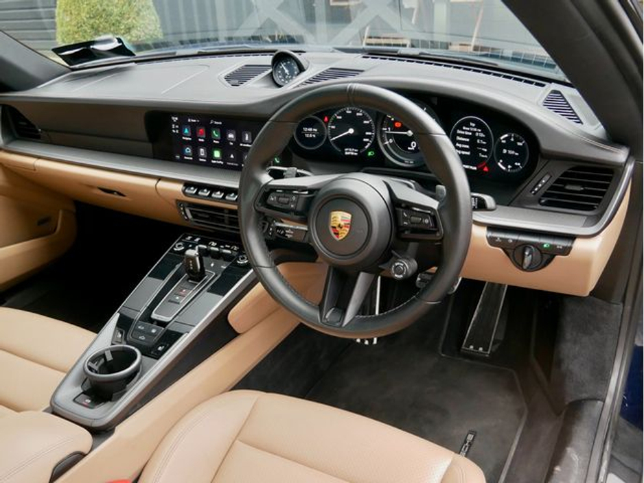 2022 Porsche 911 - image 18