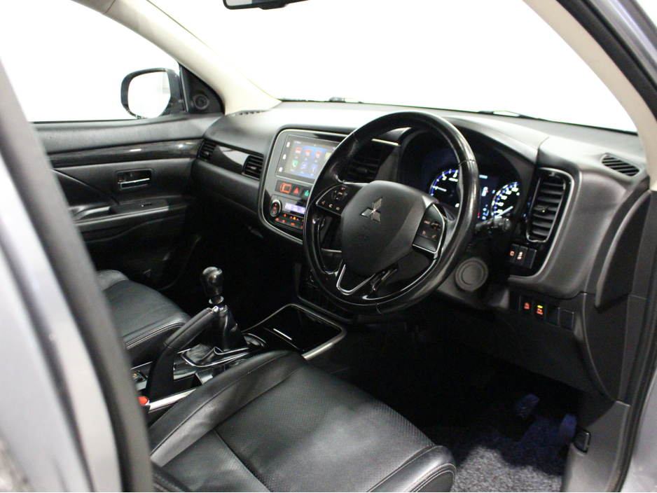 2017 Mitsubishi Outlander OUTL 4WD 6MT 4DR 7S 17MY 7 SEATS €16,950