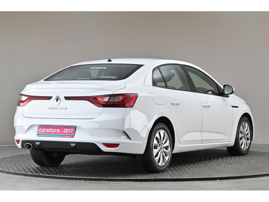 2017 Renault Megane - image 9
