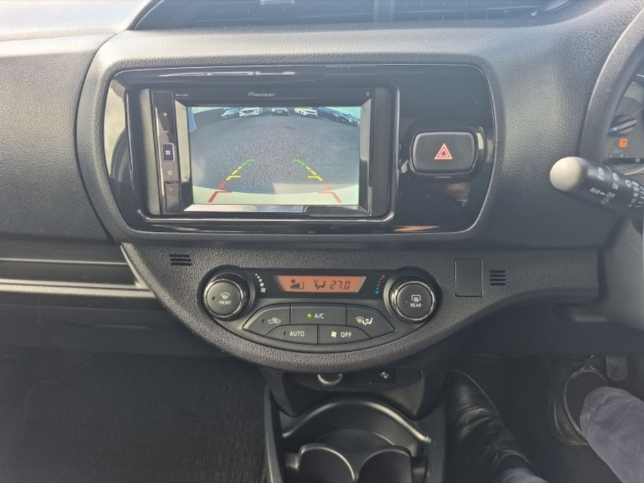 2017 Toyota Vitz - image 13