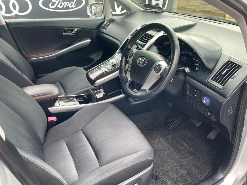 2013 Toyota Sai - image 13