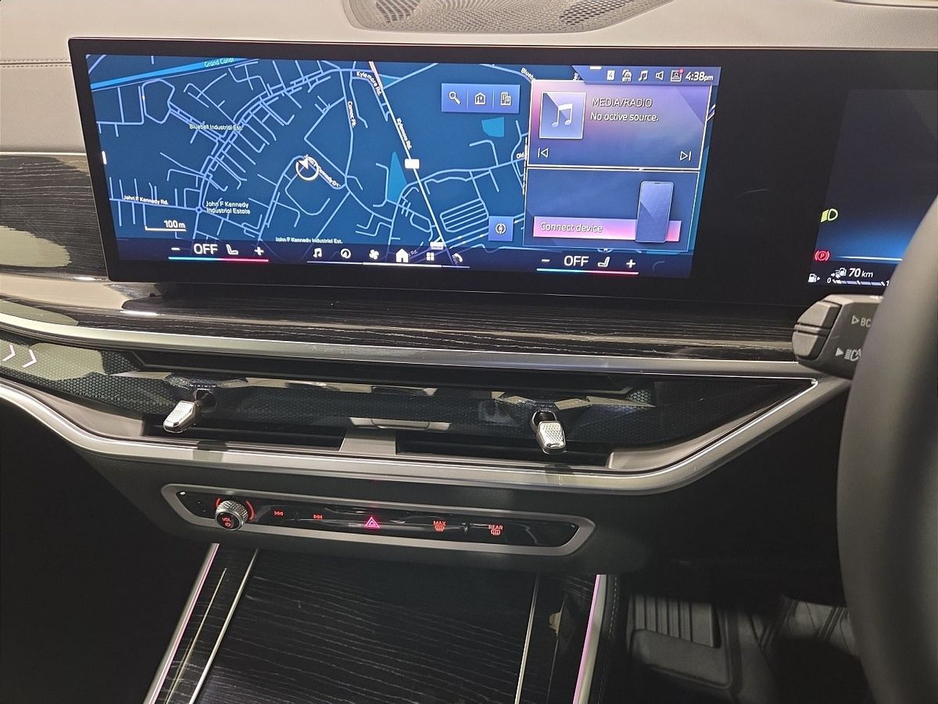 2025 BMW X5 - image 19